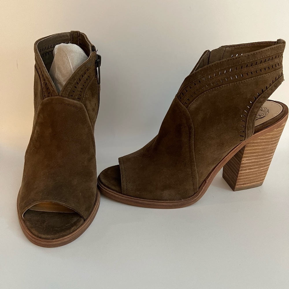 Vince Camuto Brown Suede Shoes Open Toe Heels Zip Side Size 7 Worn Once